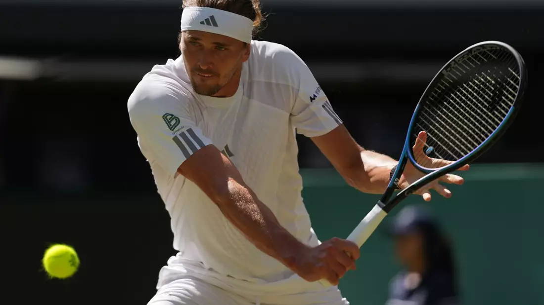 Alexander Zverev stellt mit dem Erreichen des Achtelfinals sein bestes Wimbledon-Resultat ein. - Bild: Kirsty Wigglesworth/AP/dpa