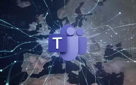 Microsoft Teams-Logo umgeben von leuchtenden Datenlinien, mit unscharfer Europakarte im Hintergrund, symbolisiert Datensouveränität. - Foto: über boerse-global.de