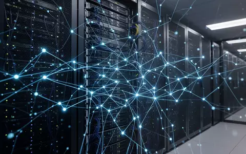 Stilisierte digitale Netzstruktur über einem Serverrack in einem Rechenzentrum, symbolisiert erweiterten Support für Microsoft Windows Server und Windows 10. - Foto: über boerse-global.de