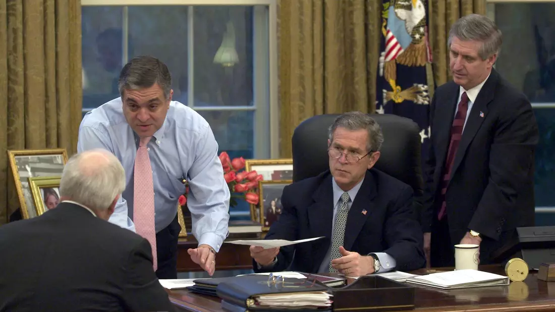 Bush im Oval Office (Archivbild). - Bild: picture alliance / dpa
