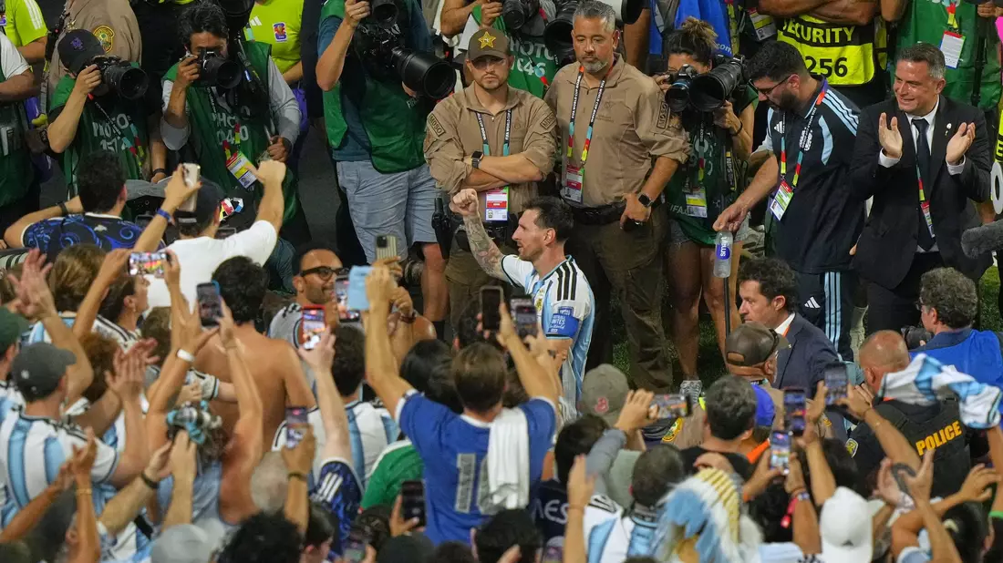 Lionel Messi nach dem Sieg gegen Kap Verde. - Bild: Marta Lavandier/AP/dpa