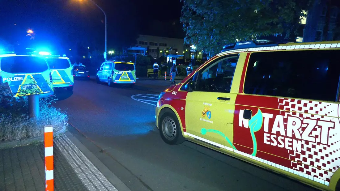 Die Polizei war in der Nacht mit vielen Kräften vor Ort. - Bild: Fotoreport-DB/dpa