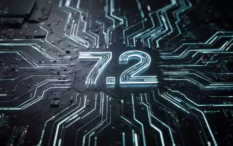 Leiterplatte mit leuchtenden Linien und dezenter '7.2' für Softwarekompatibilität und Kernel-Updates. - Foto: über boerse-global.de