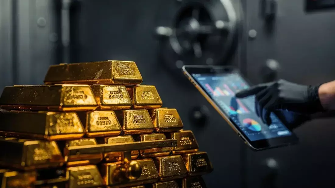 Oro repunta tras mal dato de empleo en EE.UU. y compras récord de bancos centrales