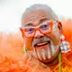 Ralf (64) aus Dortmund ist ein CSD-Veteran und kann deshalb den Vergleich zu früher ziehen.  - Bild: Thomas Banneyer/dpa
