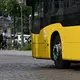 Die BVG in Berlin fährt weiter mit einem reduzierten Bus-Angebot. (Archivbild) - Bild: Helena Dolderer/dpa