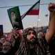 Nach dem Tod des Staatsoberhaupts Ajatollah Ali Chamenei entbrannte ein Streit innerhalb des Machtapparats. (Archivbild) - Bild: Altaf Qadri/AP/dpa