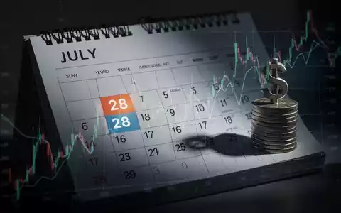 Ein stilisierter Kalender mit dem 28. Juli, überlagert von Finanzdiagrammen und einem Dollarzeichen, symbolisiert den Ex-Tag eines ETF. - Foto: über boerse-global.de