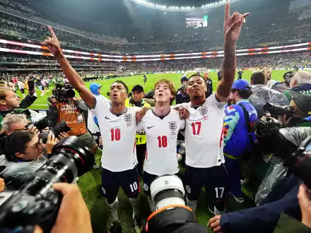 Der Jubel der Engländer war riesig nach diesem irren Spiel.  - Foto: Nick Potts/PA Wire/dpa