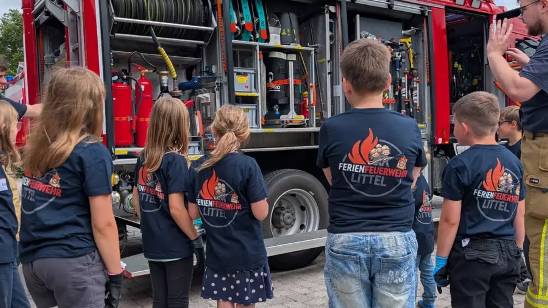 FW-OLL: Aktion Ferienfeuerwehr in Littel ein voller Erfolg: 21 Kinder erleben spannende 24-StundenSchicht - Bild: presseportal.de