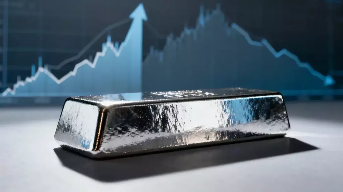 Silver Rally at $62: Jobs Data vs. Technical Risks and Supply Deficit