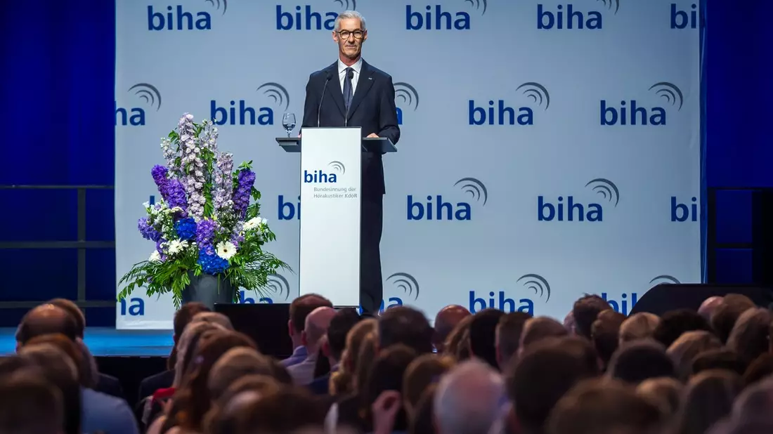 Lübeck: Größte Freisprechung im Gesundheitshandwerk / Hörakustiker-Branche gewinnt 531 hochqualifizierte Fachkräfte - Bild: presseportal.de