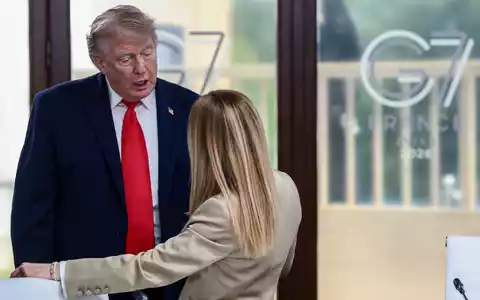 Trump und Meloni beim G7-Treffen in Évian: Im Nachgang zu dem Gipfel gerieten die beiden in sozialen Medien aneinander. (Archivbild) - Foto: Evelyn Hockstein/Pool Reuters/dpa