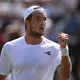 Kann er die Sensation packen? Jan-Lennard Struff fordert Titelverteidiger Jannik Sinner heraus. - Bild: Ben Whitley/PA Wire/dpa