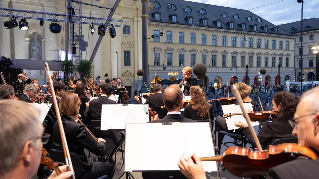 Musikalisches Sommerhighlight: Klassik am Odeonsplatz 2026 in Radio, TV und Livestreams - Open Airs am 11./12. Juli mit dem Symphonieorchester des BR und den Münchner Philharmonikern - Bild: presseportal.de