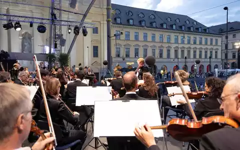 Musikalisches Sommerhighlight: Klassik am Odeonsplatz 2026 in Radio, TV und Livestreams - Open Airs am 11./12. Juli mit dem Symphonieorchester des BR und den MĂŒnchner Philharmonikern - Foto: presseportal.de