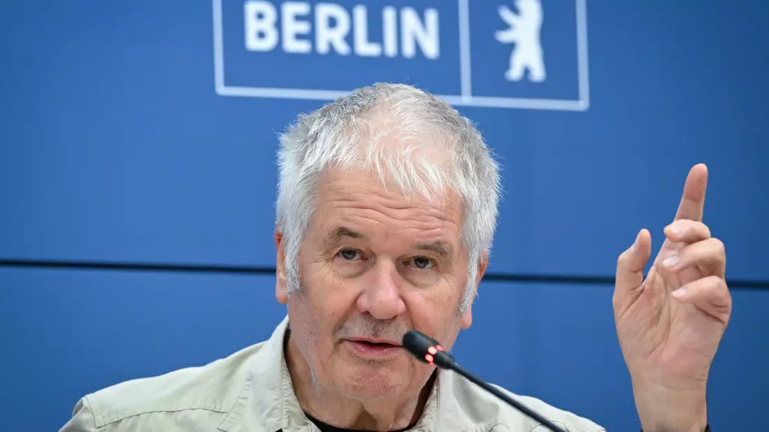 Kommissionsmitglied Albrecht Broemme fordert auch von der Bevölkerung eine bessere Vorbereitung auf Krisenfälle.  - Bild: Soeren Stache/dpa