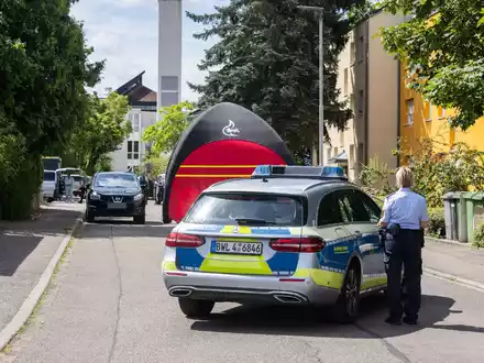 Die schwer verletzte Frau starb später im Krankenhaus. - Foto: Philipp von Ditfurth/dpa