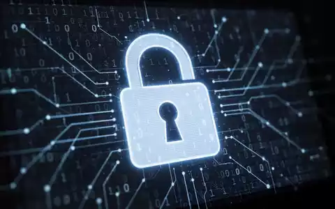 Schloss-Symbol auf Bildschirm, umgeben von Codezeilen, für Software-Sicherheit und Login-Probleme. - Foto: über boerse-global.de