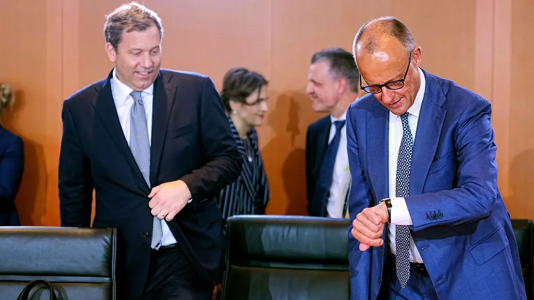 Die Bundesregierung plant höhere Ausgaben und mehr Schulden.  - Bild: Michael Kappeler/dpa
