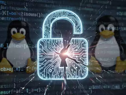Leuchtendes, zerbrochenes digitales Vorhängeschloss vor verschwommenem Code und Linux-Pinguin-Logo, symbolisiert Sicherheitslücke. - Foto: über boerse-global.de