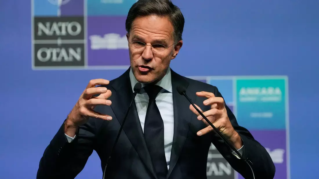 Aus Sicht von Nato-Generalsekretär Mark Rutte geht die Entwicklung der Verteidigungsausgaben in die richtige Richtung. - Bild: Hussein Malla/AP/dpa