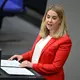 Hunderte Millionen Euro will Bauministerin Verena Hubertz (SPD) beim Wohngeld einsparen. - Bild: Elisa Schu/dpa
