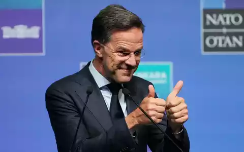 Nato-Generalsekretär Mark Rutte verbreitet vor dem Nato-Gipfel Optimismus. - Foto: Hussein Malla/AP/dpa