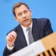 Klingbeil will den Haushalt konsolidieren. - Bild: Michael Kappeler/dpa
