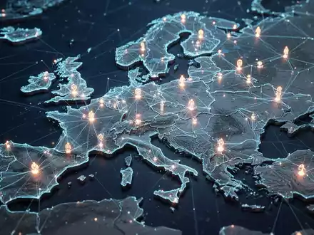 Eine stilisierte 3D-Darstellung einer digitalen Europakarte mit leuchtenden Knotenpunkten, die Startups repräsentieren und Vernetzung zeigen. - Foto: über boerse-global.de