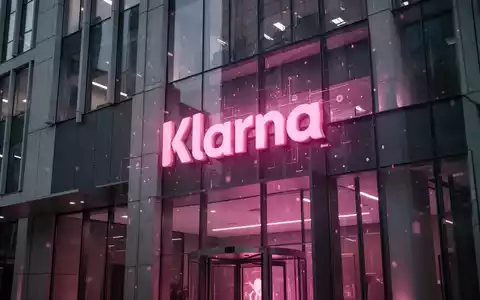 Moderne, elegante Bankfassade mit dezenten pinken Klarna-Farben, die digitale Finanzinnovation suggeriert. - Foto: über boerse-global.de