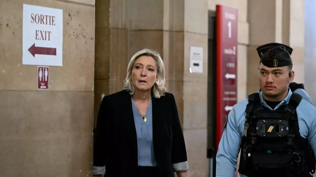 Le Pen hofft auf einen Freispruch, auch wenn dies als unwahrscheinlich gilt. (Archivbild) - Bild: Bertrand Guay/AFP/dpa