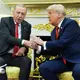 Trump fällt immer wieder mit Lob für Erdogan auf. (Archivbild) - Bild: Evan Vucci/AP/dpa