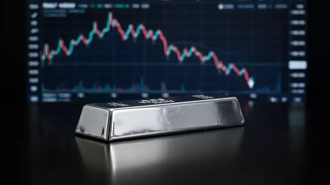 Plata consolida en 62 dólares tras débiles datos de empleo de EE.UU.