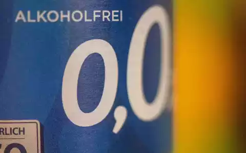 Bier muss keinen Alkohol enthalten.  - Foto: Christophe Gateau/dpa