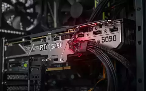 Nahaufnahme einer NVIDIA GeForce RTX 5090 Grafikkarte mit angeschmolzenem PCIe-Riser-Kabel am Backplate. - Foto: über boerse-global.de