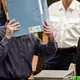 Die Verdächtige sitzt seit Mai 2025 in Untersuchungshaft.  - Bild: Daniel Karmann/dpa