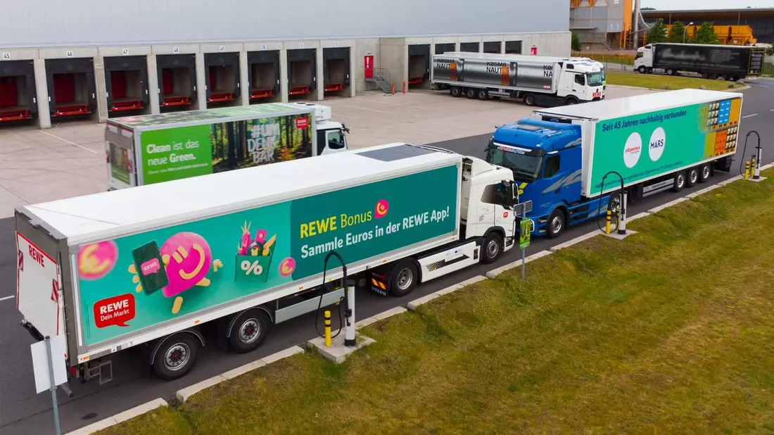 Partnerschaft für eine nachhaltige und resiliente Transportlogistik der FMCG-Branche: Mars und REWE elektrifizieren gemeinsam Transport-Pilotstrecke von den Fabriken bis in die Regale - Bild: presseportal.de