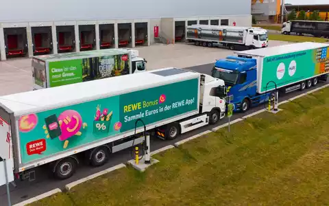 Partnerschaft für eine nachhaltige und resiliente Transportlogistik der FMCG-Branche: Mars und REWE elektrifizieren gemeinsam Transport-Pilotstrecke von den Fabriken bis in die Regale - Foto: presseportal.de