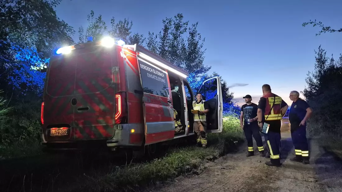 FW-GL: Feuerwehr Bergisch Gladbach unterstützt bei Waldbrand in Rösrath-Brand - Bild: presseportal.de