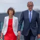 Bundeskanzler Friedrich Merz (CDU) wird beim Nato-Gipfel in Ankara von seiner Ehefrau Charlotte begleitet. - Bild: Michael Kappeler/dpa