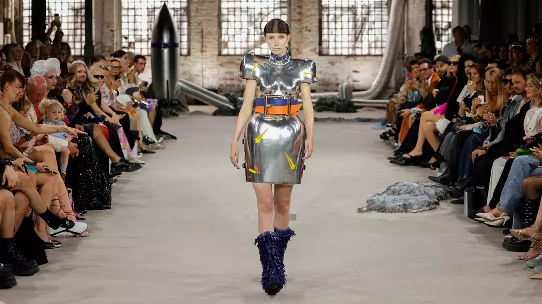 Wenn Kult auf Couture trifft: Capri-Sun setzt modisches Statement auf der Berlin Fashion Week - Bild: presseportal.de