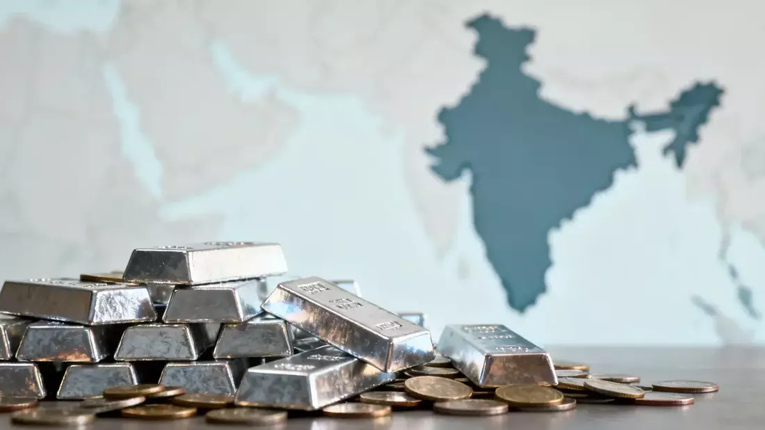 Silver Holds Near $62 as Jobs Data, Dollar, Oil Battle for Direction