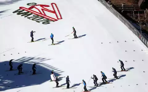Oberstdorf wird bald wieder eine WM ausrichten. (Archivbild) - Foto: Karl-Josef Hildenbrand/dpa