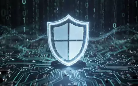 Leuchtendes Schildsymbol auf digitaler Platine mit Binärcode im Hintergrund, symbolisiert Windows-Malware-Schutz. - Foto: über boerse-global.de