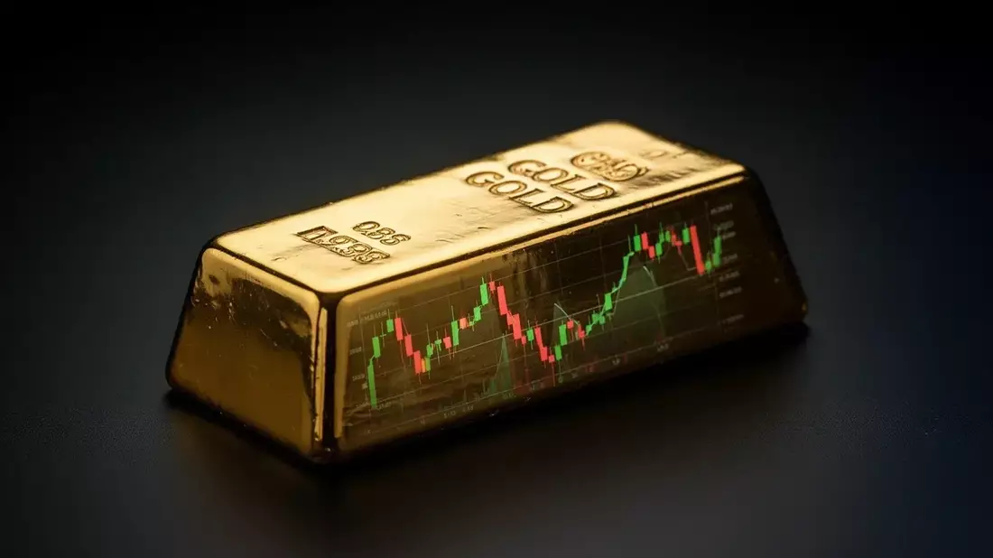 Gold Near $4,155: Central Bank Buying vs ETF Outflows Creates Tension