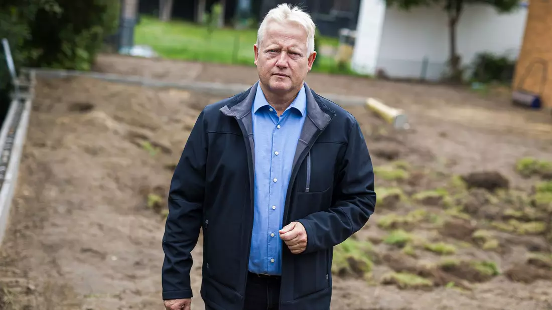 Stadtheimatpfleger Thorsten Wendt hält den Knochenfund für außergewöhnlich.  - Bild: Moritz Frankenberg/dpa