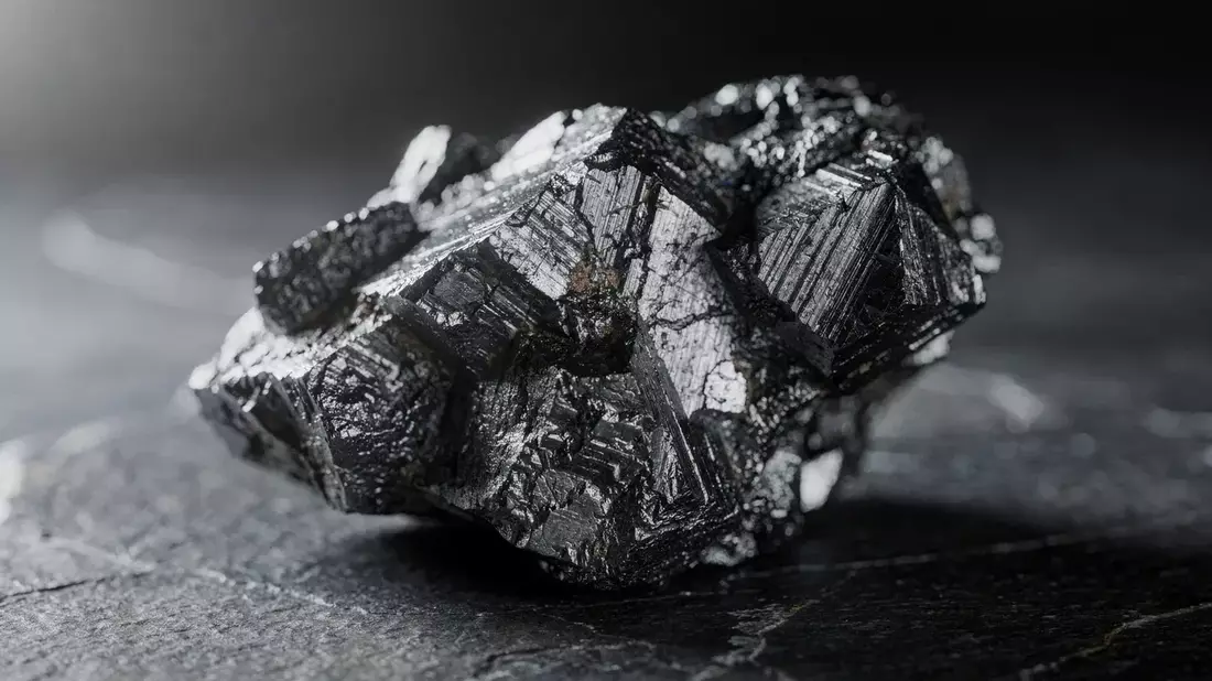 Almonty inicia mina de wolframio en Corea: acción cae 5% pese a rally
