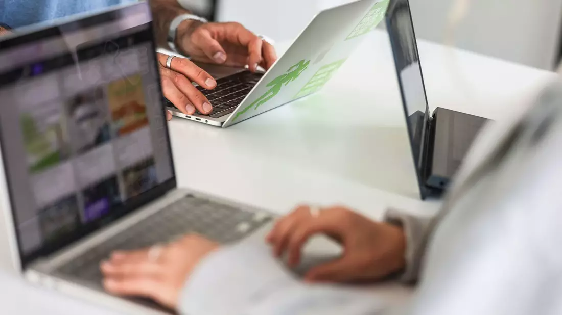 Investitionen in Software oder Forschung und Entwicklung sind immateriell, aber wichtig für die Zukunft. (Symbolbild) - Bild: Oliver Berg/dpa