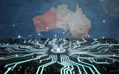 Nahaufnahme einer digitalen Platine mit leuchtenden Linien, die einen Netzwerkausfall darstellt, mit unscharfer Australienkarte im Hintergrund. - Foto: über boerse-global.de